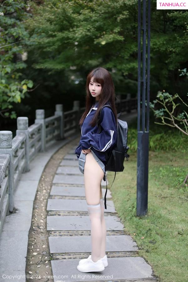   [XiuRen]高清写真图 2023.12.08 No.7784 韩系学妹 短裙美腿第12张图片